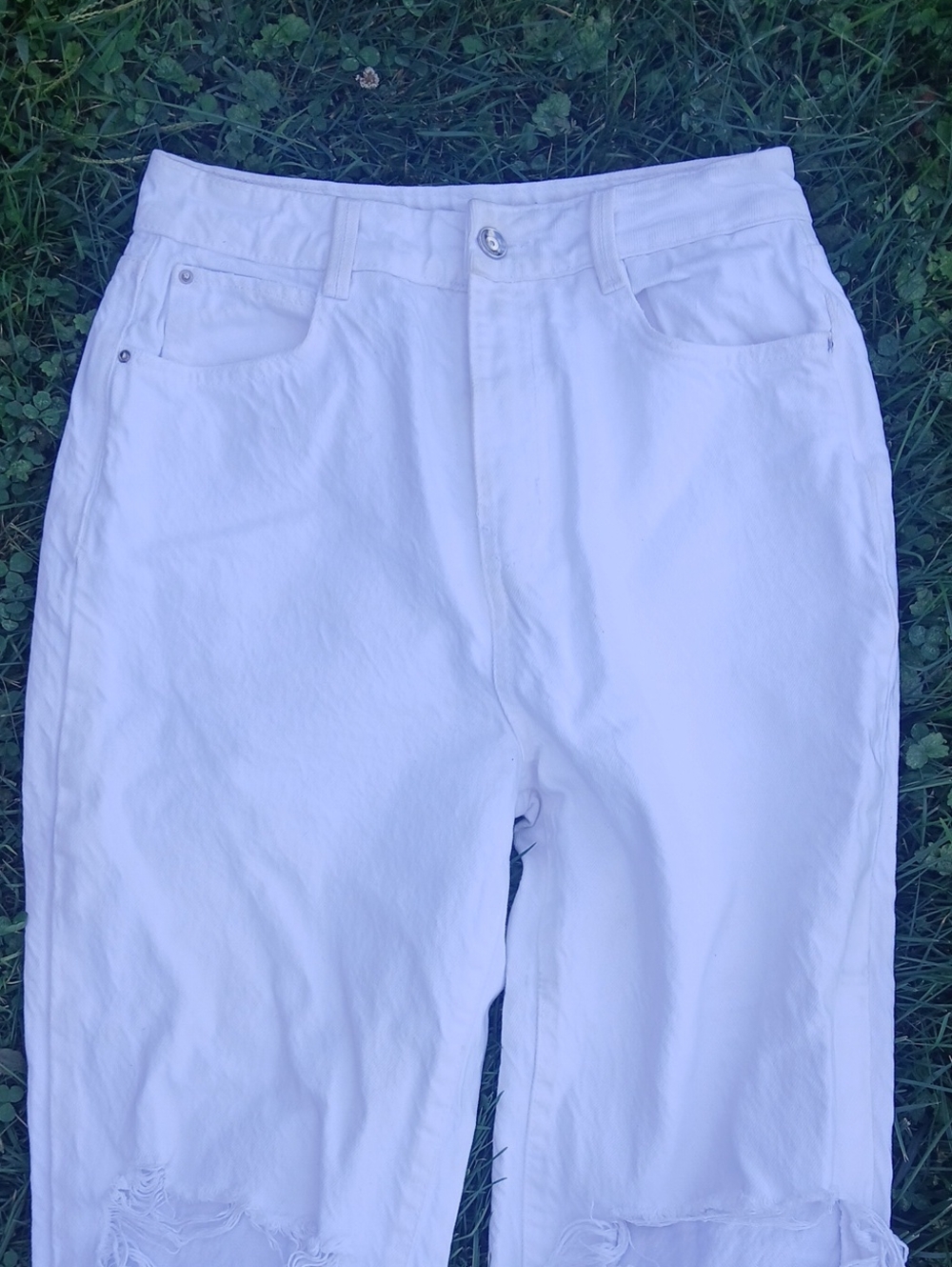 Zara Mom-fit Cropped White Denim Jeans